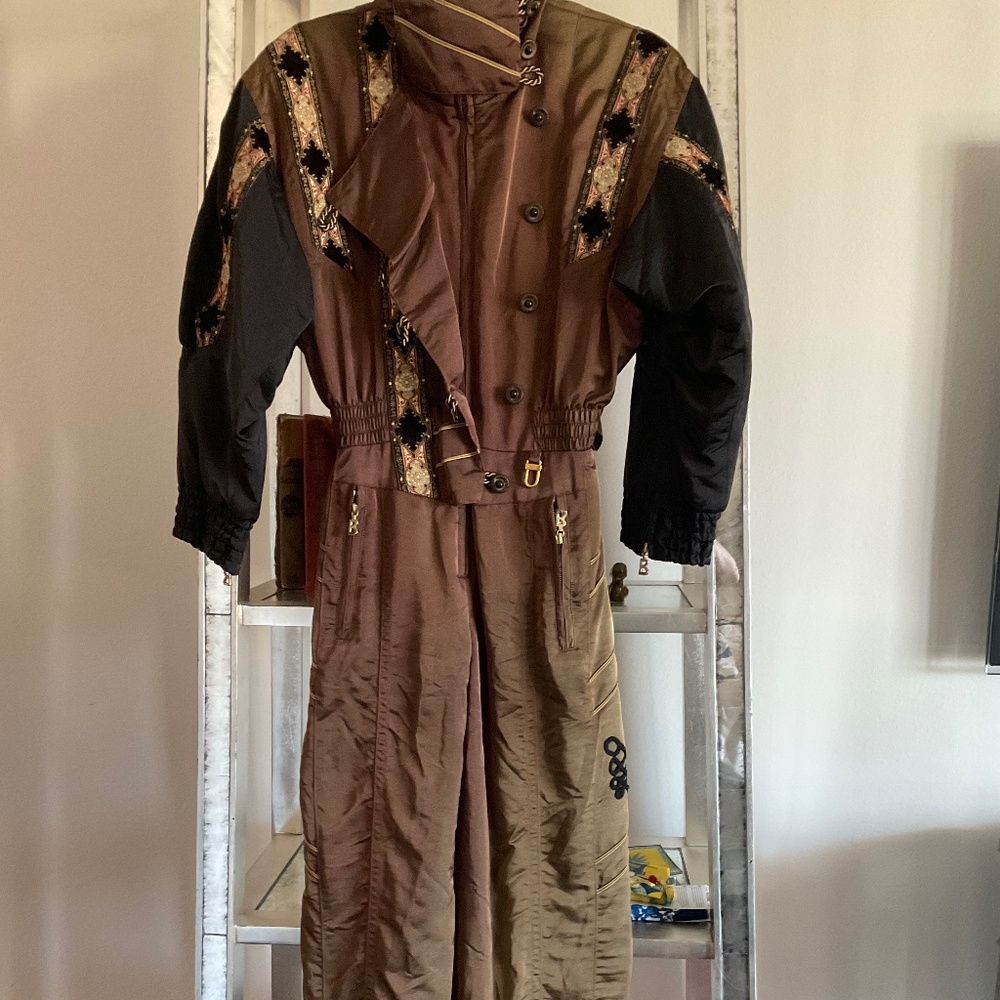 Gorgeous RootBeer Bogner full ski suit with amazing details.
